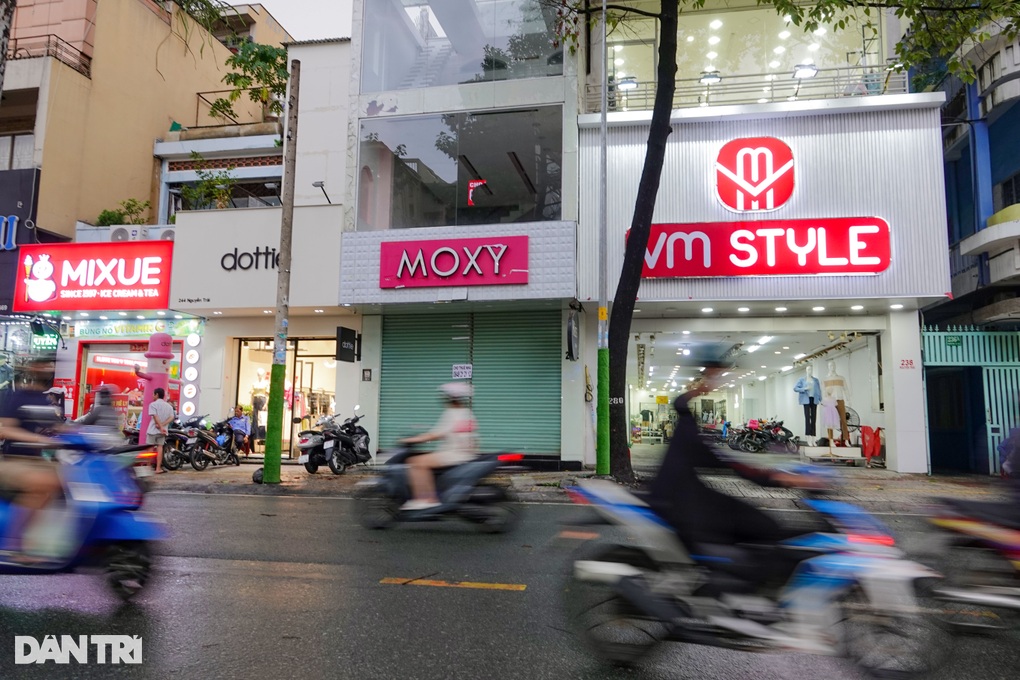 Shop thời trang chết la liệt: Hết thời hay hết tiền? - 2 Shop thời trang chết la liệt: Hết thời hay hết tiền? - 2