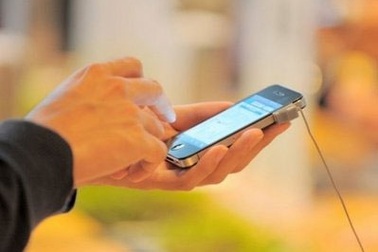 Tìm bạn gái ảo nhờ ứng dụng smartphone