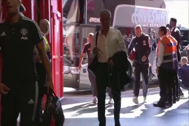 MU - Leicester: Cầu thủ MU tiến tới Old Trafford