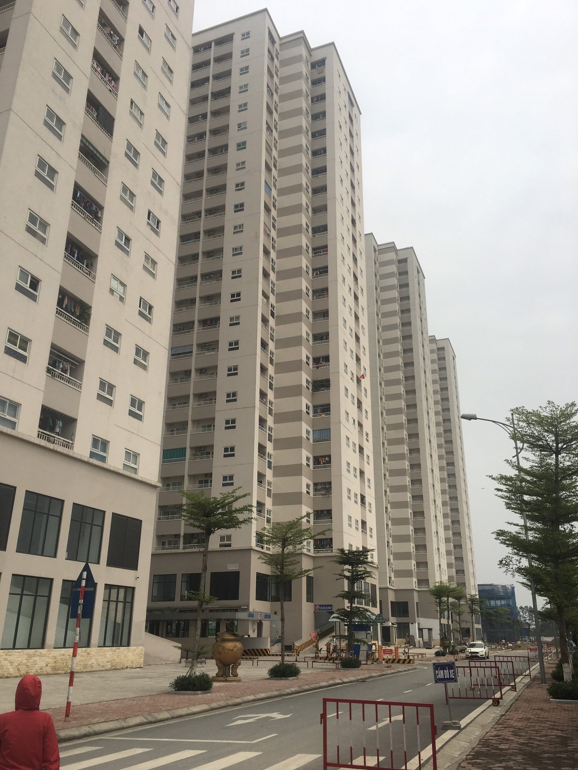 Người đàn ông rơi từ tầng 16 chung cư ở Hà Nội xuống đất - 1 Người đàn ông rơi từ tầng 16 chung cư ở Hà Nội xuống đất - 1
