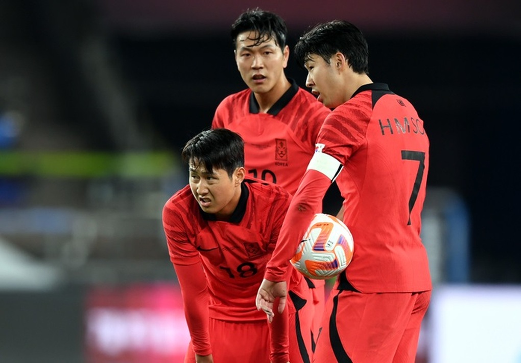 Son Heung Min và Lee Kang In trả giá đắt sau vụ đánh nhau - 2