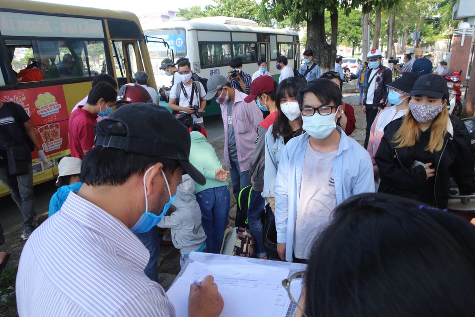 Cách ly tập trung học sinh, sinh viên từ Đà Nẵng về Quảng Nam - 1 Cách ly tập trung học sinh, sinh viên từ Đà Nẵng về Quảng Nam - 1
