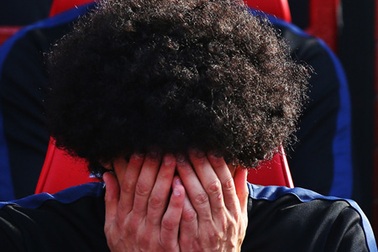 MU tính bán gấp Fellaini với giá bèo