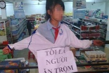 "Ép nữ sinh đeo biển "ăn trộm" là hành vi trắng trợn làm nhục người khác"