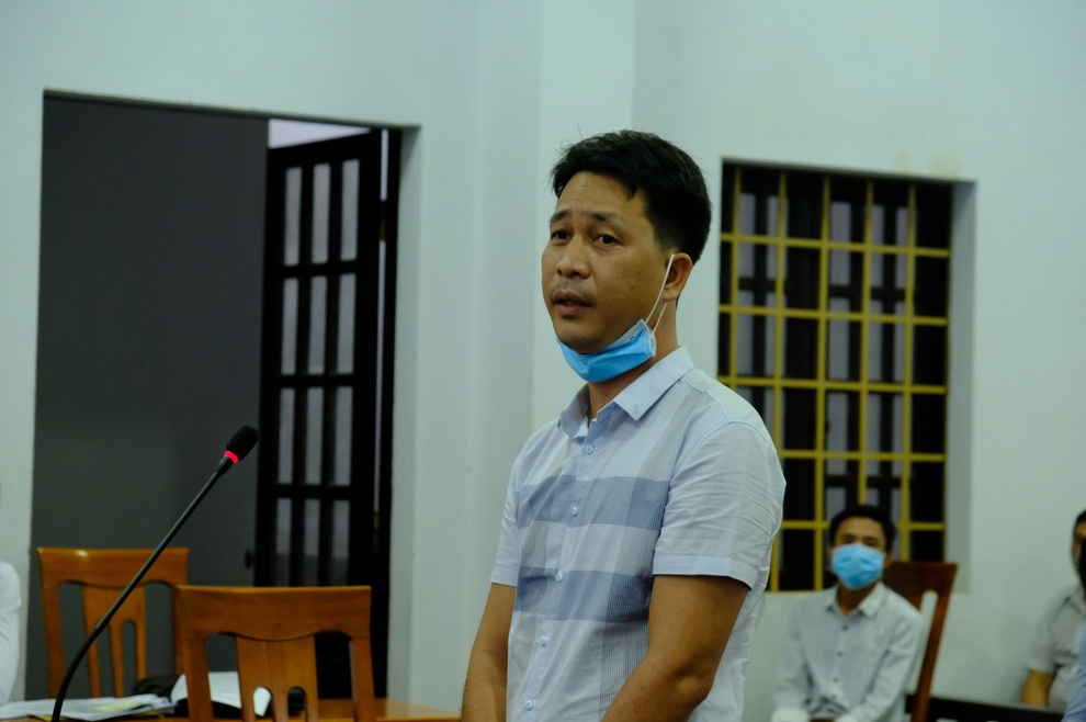 Đưa người lạ vào nhận tiền đền bù, nhóm cán bộ huyện vướng lao lý - 1 Đưa người lạ vào nhận tiền đền bù, nhóm cán bộ huyện vướng lao lý - 1