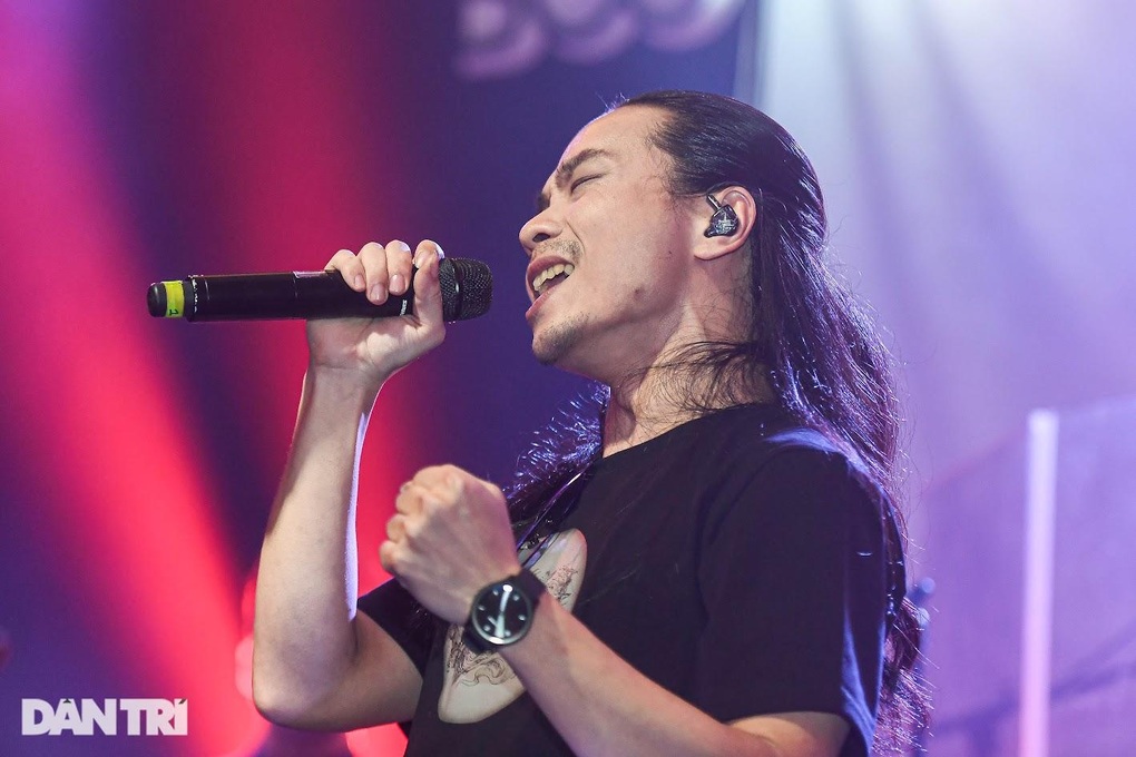 Ban nhạc Rock Việt Nam và Nhật Bản cháy hết mình trong vòng vây khán giả - 4 Ban nhạc Rock Việt Nam và Nhật Bản cháy hết mình trong vòng vây khán giả - 4