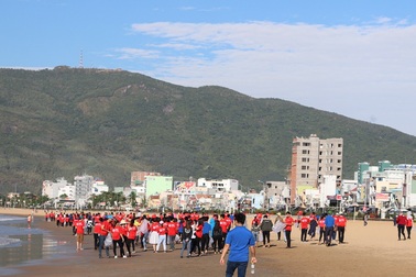 Sôi động chiến dịch “Hãy làm sạch biển từ trong ý thức cộng đồng” lớn nhất Quy Nhơn 2018