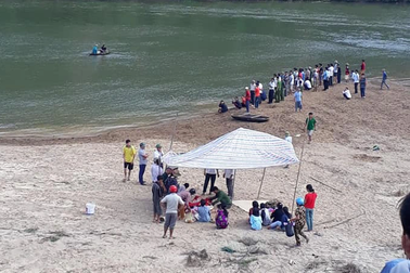 3 học sinh tử nạn khi tắm sông