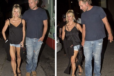 Người đẹp Mỹ "lộ" chân thô và gân guốc