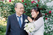 Cặp đôi U60 ở miền Tây bất ngờ được con, cháu tổ chức lễ cưới