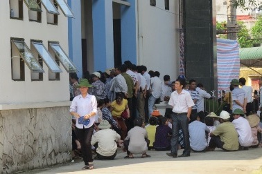 Xét xử 18 bị cáo gây rối trật tự công cộng và chống người thi hành công vụ