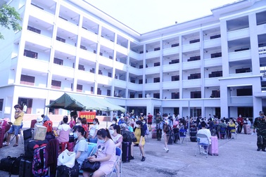 120 người liên quan đến bệnh nhân 416 và 418 âm tính với SARS-CoV-2