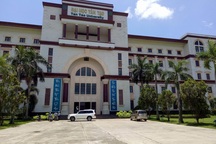 Trường ĐH Tân Tạo tăng học phí 40%, sinh viên hoảng hồn