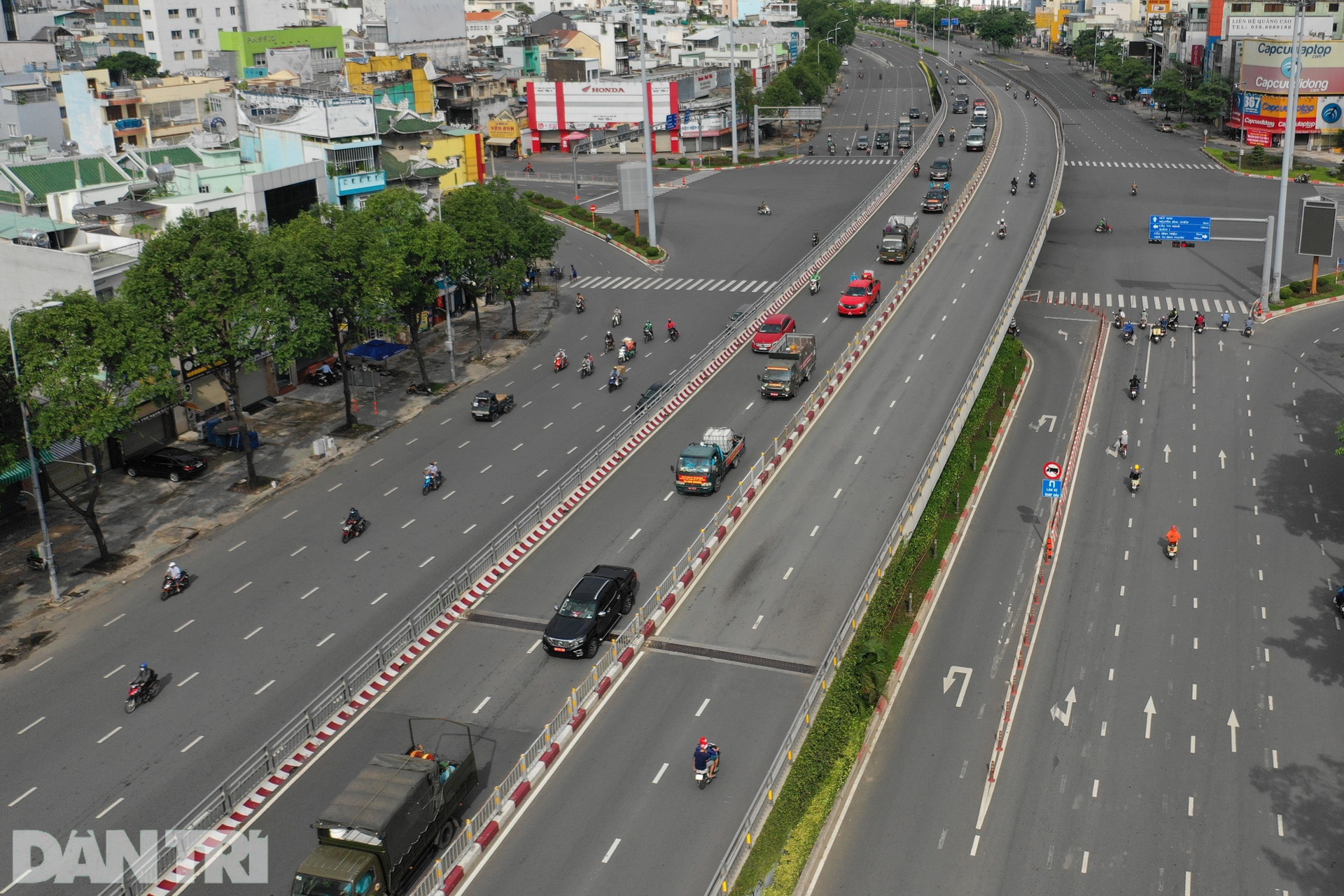 Xe đặc chủng phun khử khuẩn diện rộng toàn TPHCM - 11 Xe đặc chủng phun khử khuẩn diện rộng toàn TPHCM - 11