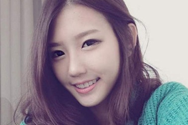 Ngắm nữ sinh tuổi 17 xinh đẹp, nổi tiếng tại Malaysia