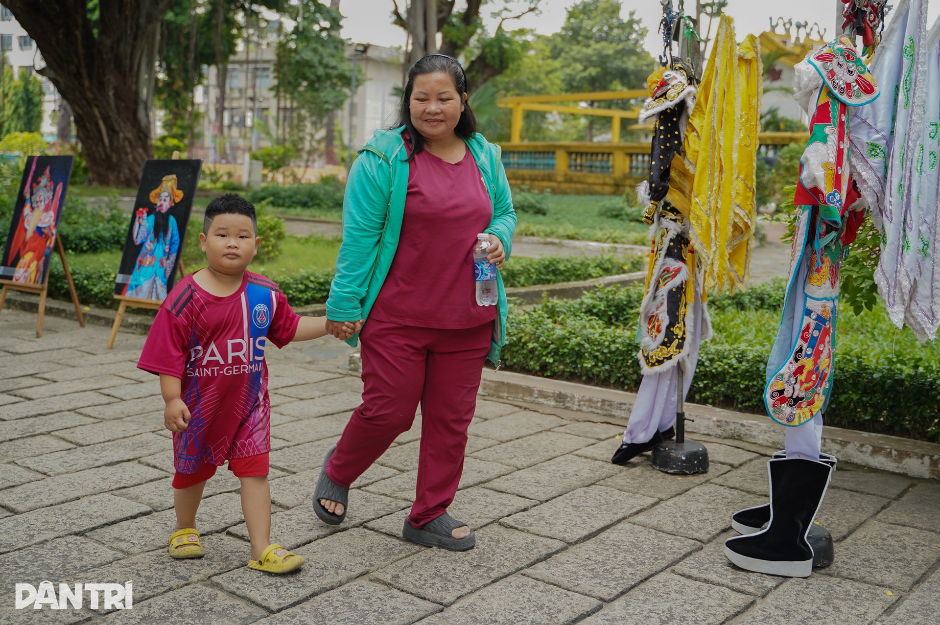 Triển lãm Tranh tối tranh sáng: Khi văn học dân gian khoác áo hiện đại - 5 Triển lãm Tranh tối tranh sáng: Khi văn học dân gian khoác áo hiện đại - 5