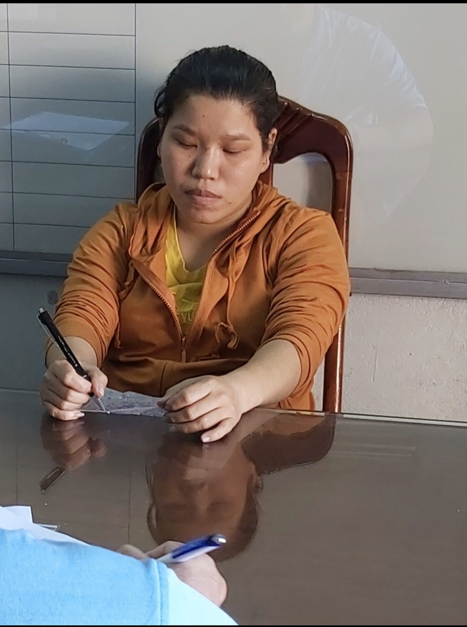 Hy hữu con gái lấy trộm vàng của cha - 1 Hy hữu con gái lấy trộm vàng của cha - 1