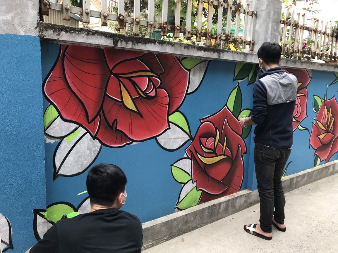 Thợ xăm hình bỏ tiền túi vẽ tranh, biến ngõ nhỏ thành điểm checkin cực chất - 3 Thợ xăm hình bỏ tiền túi vẽ tranh, biến ngõ nhỏ thành điểm checkin cực chất - 3