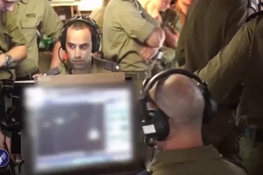 Israel phóng tên lửa Harpoon phá tan tàu chiến cũ