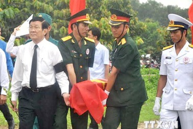 Chủ tịch nước dự lễ truy điệu và an táng liệt sĩ hi sinh tại Nhơn Trạch