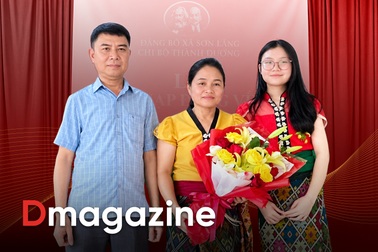 “Chi bộ Đảng gia đình” ở bản biên giới, mẹ và con gái cùng tuyên thệ