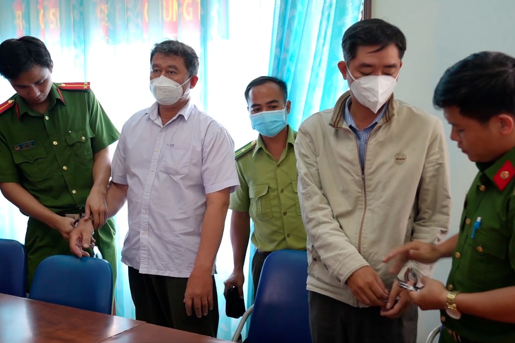 Bắt 4 cán bộ kiểm lâm liên quan vụ phá rừng trên núi Thị Vải - 2 Bắt 4 cán bộ kiểm lâm liên quan vụ phá rừng trên núi Thị Vải - 2