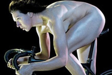 Vận động viên Olympic Đức chụp hình cho Playboy