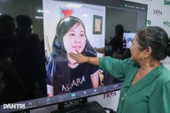 Cho con sang Pháp làm con nuôi, bố mẹ Việt vỡ oà ngày gặp lại sau 28 năm