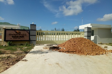 Người dân "cấm cửa" nhà máy gây ô nhiễm