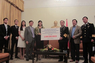 Việt kiều Philippines góp 2 tỷ đồng xây bia đá ở Trường Sa