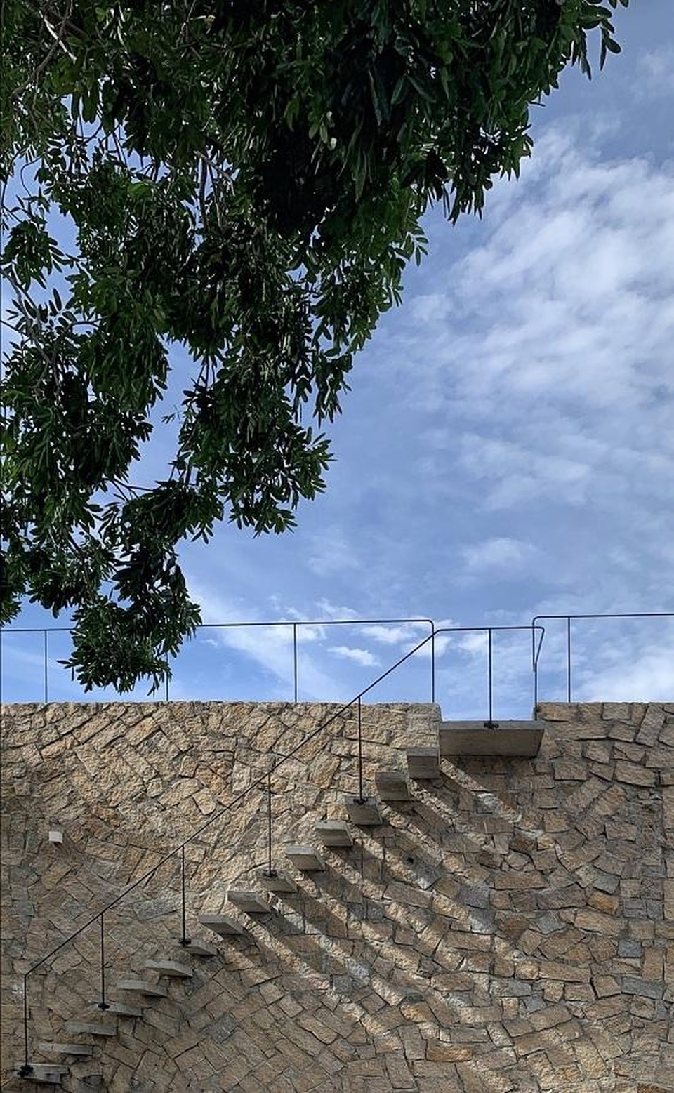 Biệt thự nửa chìm nửa nổi trên đỉnh khu đất rộng 2ha tại Khánh Hòa - 3