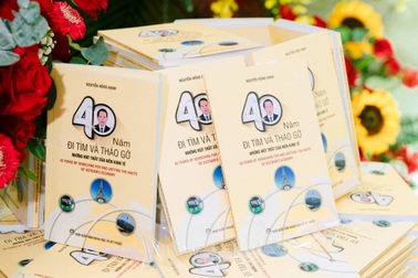 Ra mắt sách "40 năm đi tìm và tháo gỡ những nút thắt của nền kinh tế"