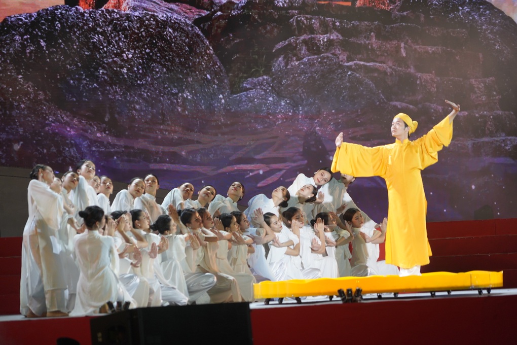 Chủ tịch nước: Phấn đấu để Quảng Ninh trở thành một tỉnh kiểu mẫu, giàu đẹp - 3 Chủ tịch nước: Phấn đấu để Quảng Ninh trở thành một tỉnh kiểu mẫu, giàu đẹp - 3
