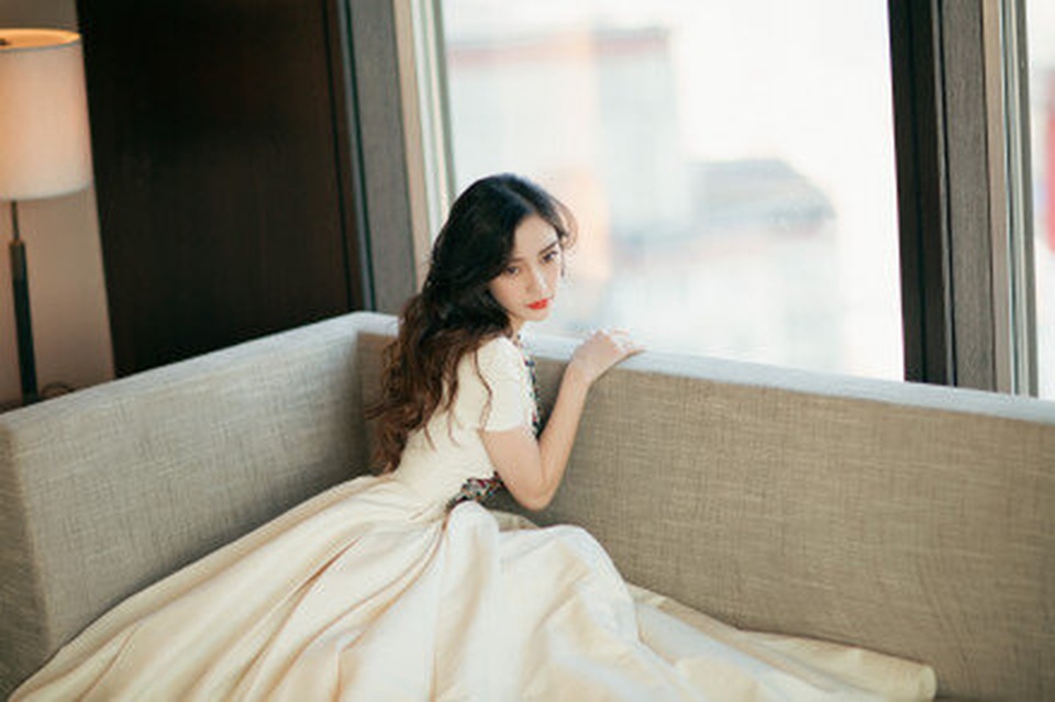 Angelababy lộ gương mặt kém sắc, mệt mỏi vì thiếu lớp trang điểm - 17