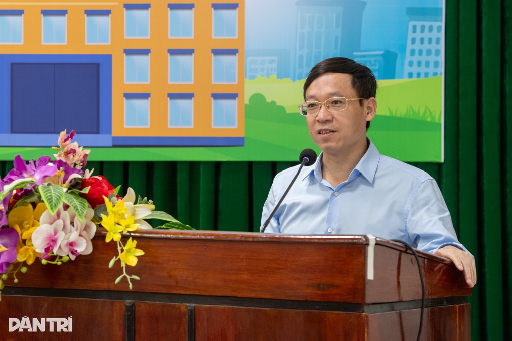 Xúc động ngày trao thẻ BHYT tới tay học sinh khó khăn tại Hà Nội - 2 Xúc động ngày trao thẻ BHYT tới tay học sinh khó khăn tại Hà Nội - 2