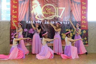 Du học sinh Nancy- Metz (Pháp) ấm áp sum vầy ngày Tết Việt