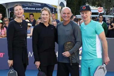 Nhiều huyền thoại thể thao dễ dàng say mê pickleball