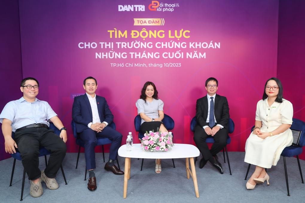 Nhà đầu tư đã tháo chạy khỏi thị trường chứng khoán? - 1 Nhà đầu tư đã tháo chạy khỏi thị trường chứng khoán? - 1