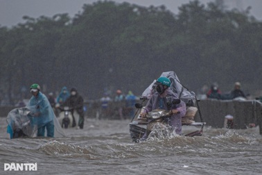 Mưa lớn ở Hà Nội ngày 30/9 có vượt mưa lụt lịch sử 2008?