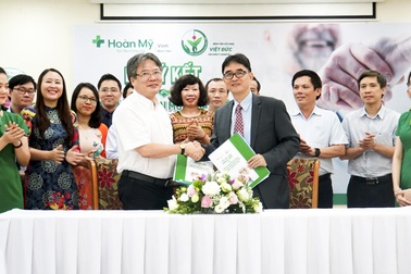 Bệnh viện Quốc tế Vinh ký kết hợp tác chuyên môn toàn diện với Bệnh viện Hữu Nghị Việt Đức