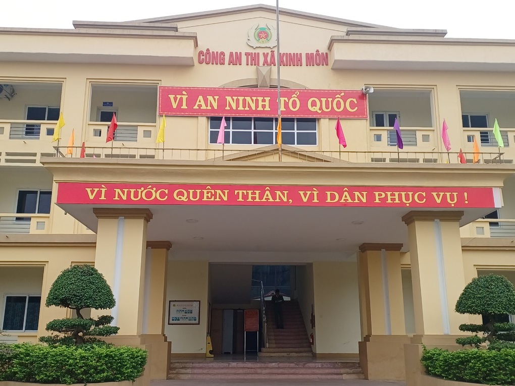 Công an thị xã Kinh Môn vào cuộc vụ cô đồng đúng nhận, sai cãi - 1 Công an thị xã Kinh Môn vào cuộc vụ cô đồng đúng nhận, sai cãi - 1