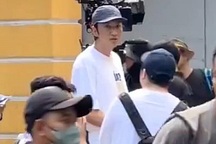 Lee Kwang Soo đến TPHCM, nói gì khi đóng phim cùng "nàng thơ" Hoàng Hà?