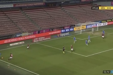 Filip Nguyễn cản phá phạt đền, Slovan Liberec hòa đội mạnh nhất CH Czech