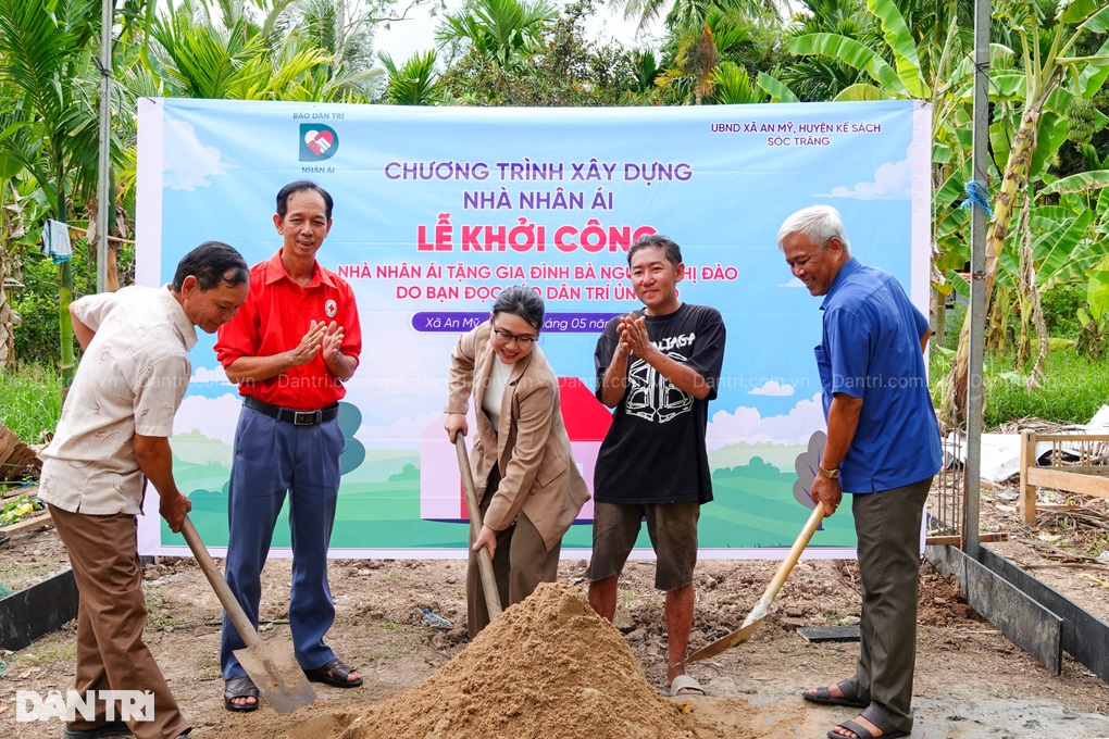 Hai bà cháu nghèo sống trong căn nhà tranh gió giật là sập sắp có nhà mới - 2 Hai bà cháu nghèo sống trong căn nhà tranh gió giật là sập sắp có nhà mới - 2