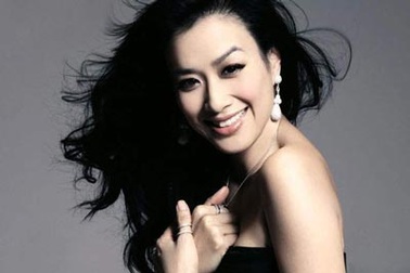 Người đẹp gợi cảm Chung Lệ Đề bị chồng phản bội