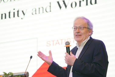 Giáo sư hàng đầu về lý thuyết học máy “thổi lửa” cho chuyên gia Việt về trí tuệ nhân tạo