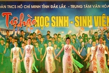 Tuyên dương “Sinh viên 5 tốt”, trao học bổng tới nhiều HS, SV khó khăn
