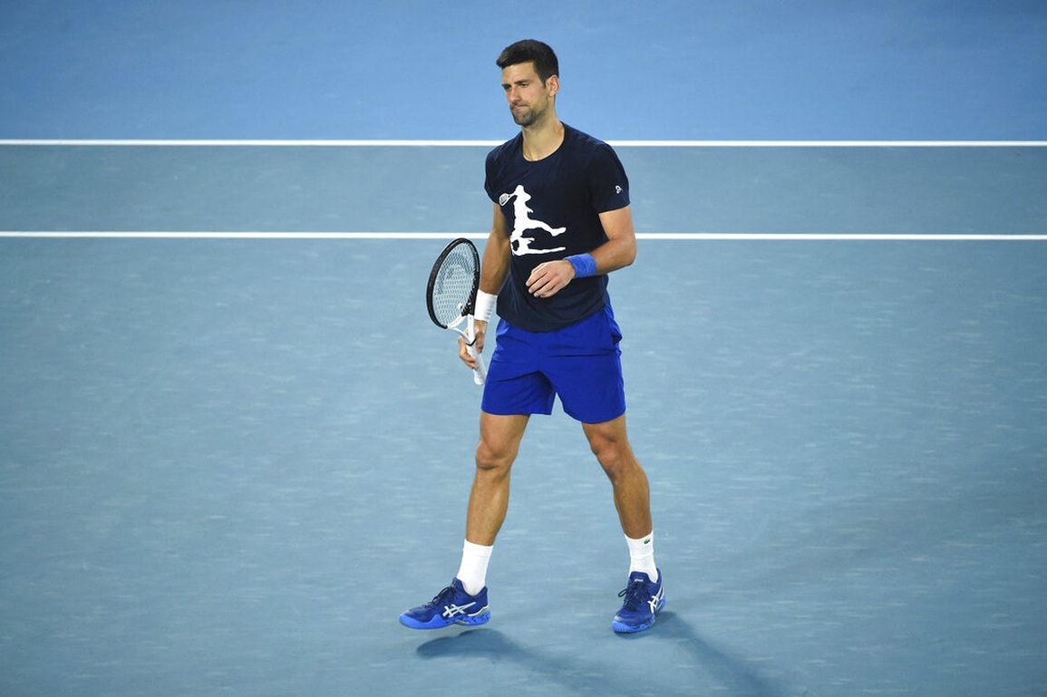 Tsitsipas lên tiếng chế nhạo Djokovic - 2 Tsitsipas lên tiếng chế nhạo Djokovic - 2
