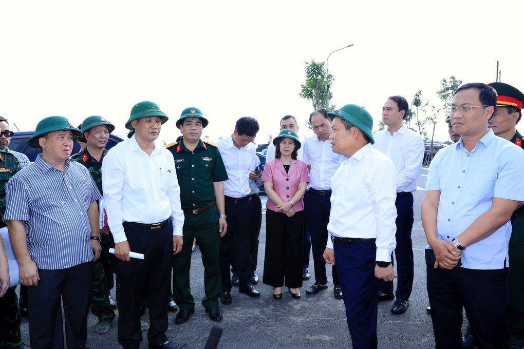 Chủ tịch Hà Nội: Điều kiện sống khu tái định cư phải tốt hơn nơi ở cũ - 1