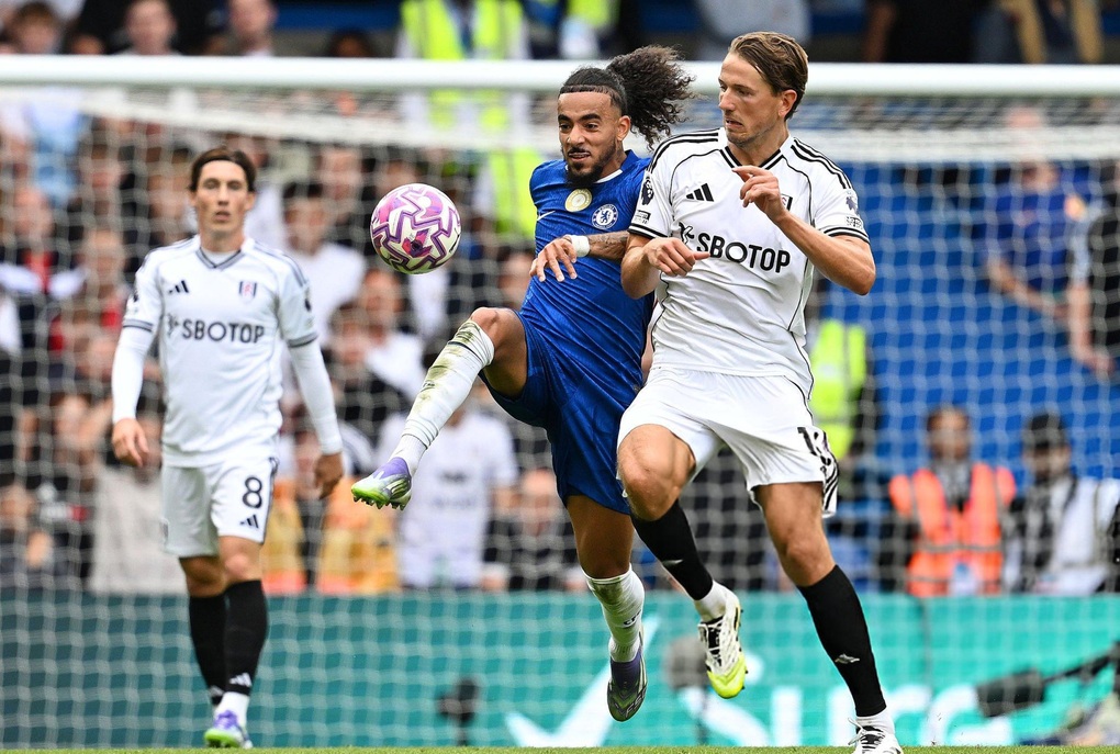 Chelsea vươn lên dẫn đầu bảng xếp hạng Ngoại hạng Anh - 1 Chelsea vươn lên dẫn đầu bảng xếp hạng Ngoại hạng Anh - 1